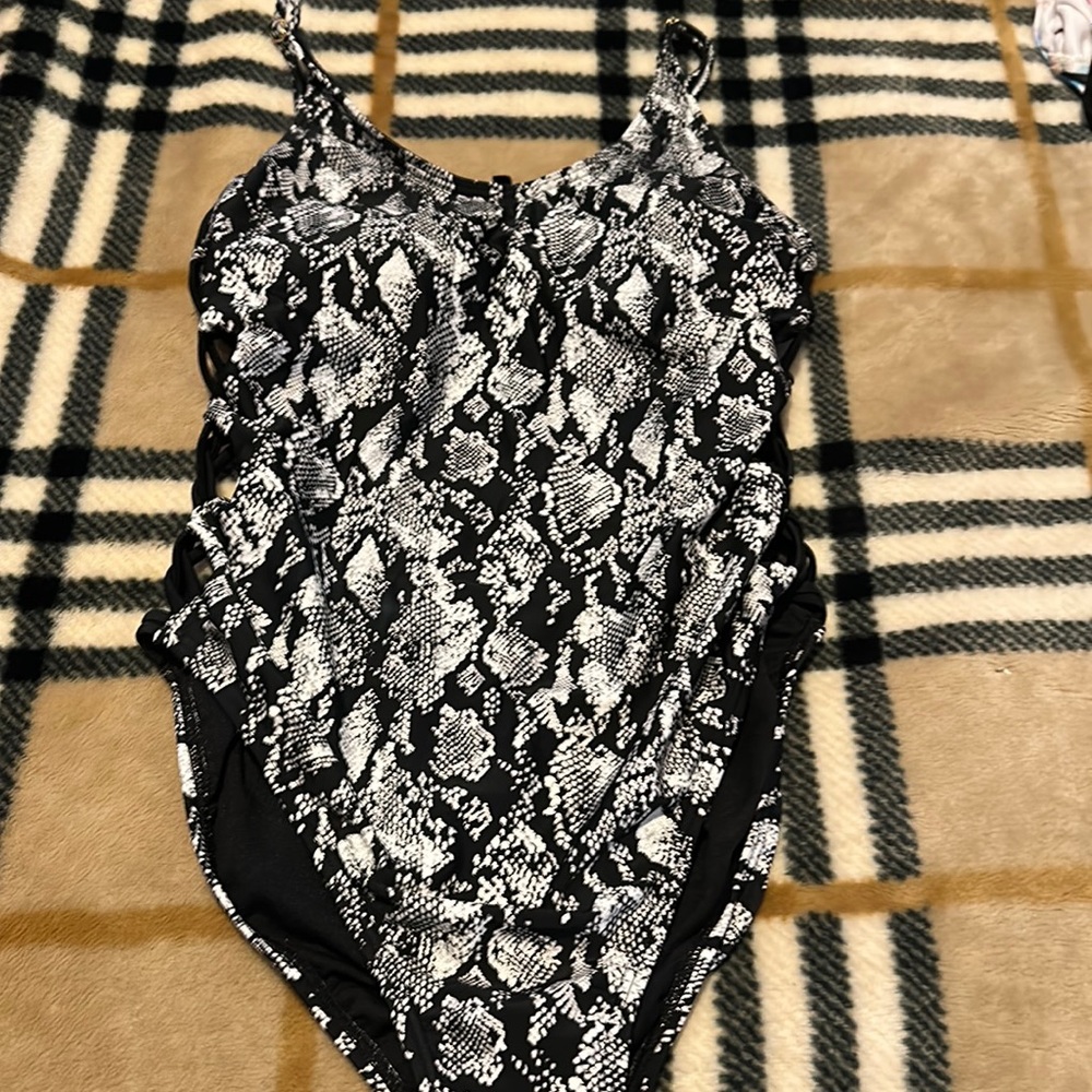Ibiza Swimwear Bathing Suit EUC